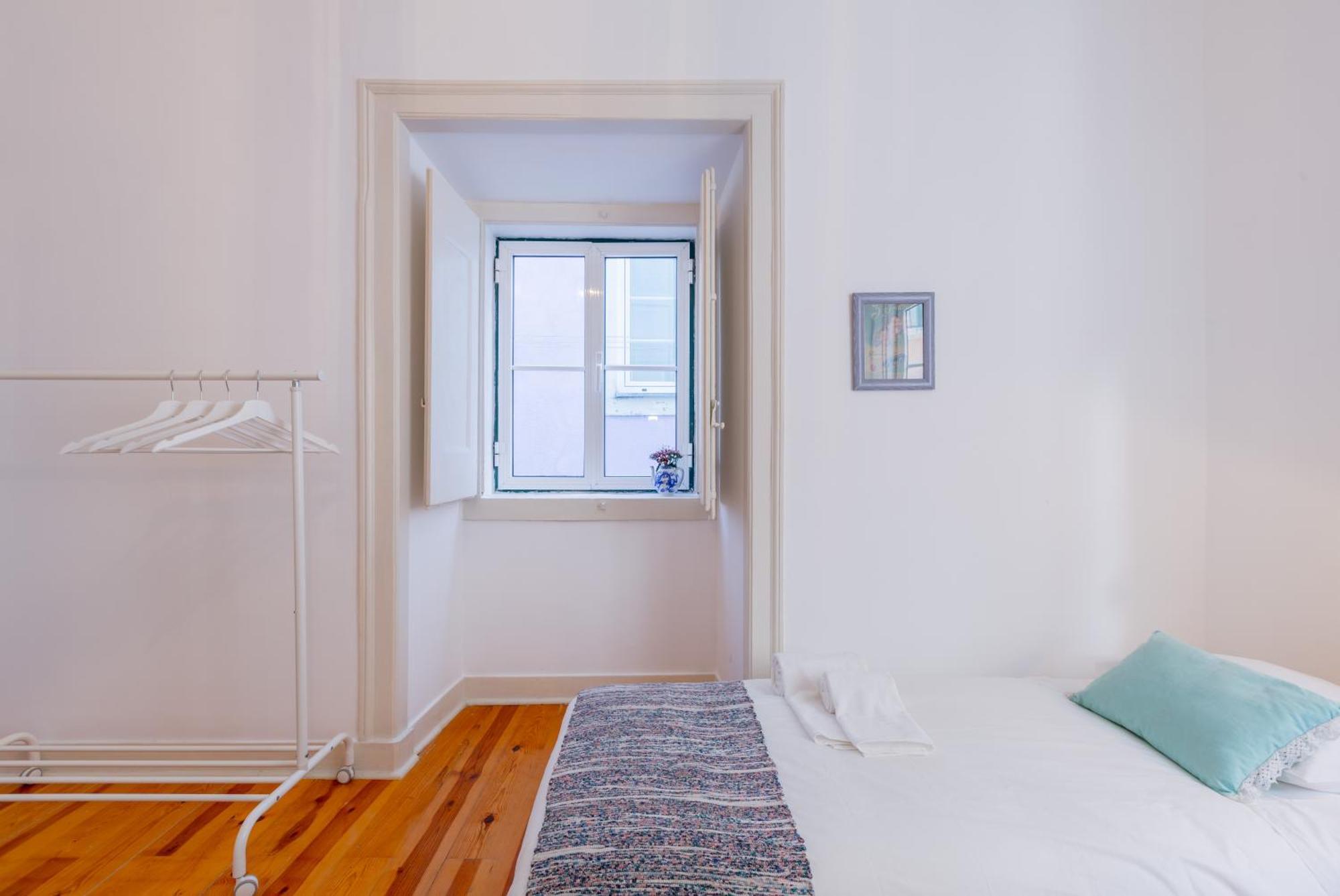Spacious, Bright And Sunny Apartment, By Timecooler Lisboa Exteriör bild
